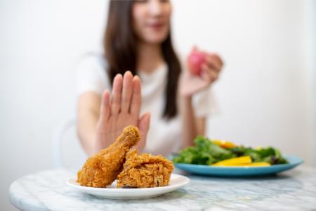 7 živil, ki jih vsak dan jeste, a jih nikdar ne bi smeli dati v usta